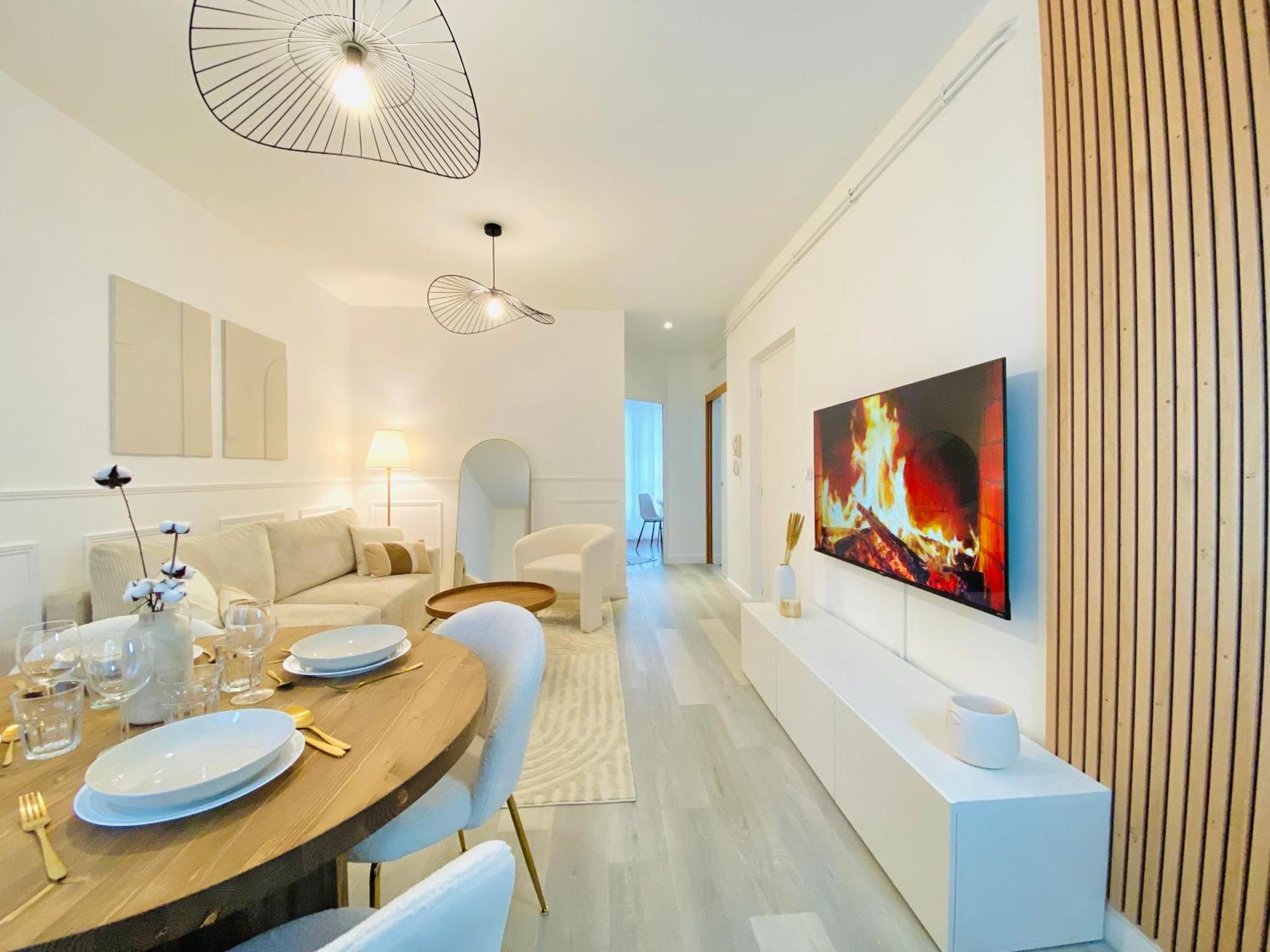 Le Subtil - Best Keys - Elegance & Confort - 2 Chambres Separees - Lit Queen Size - Smart Tv Netflix - Entre Gare & Centre Ville - A 1H De Paris - Wifi Fibre - Check-In Autonome サンス エクステリア 写真